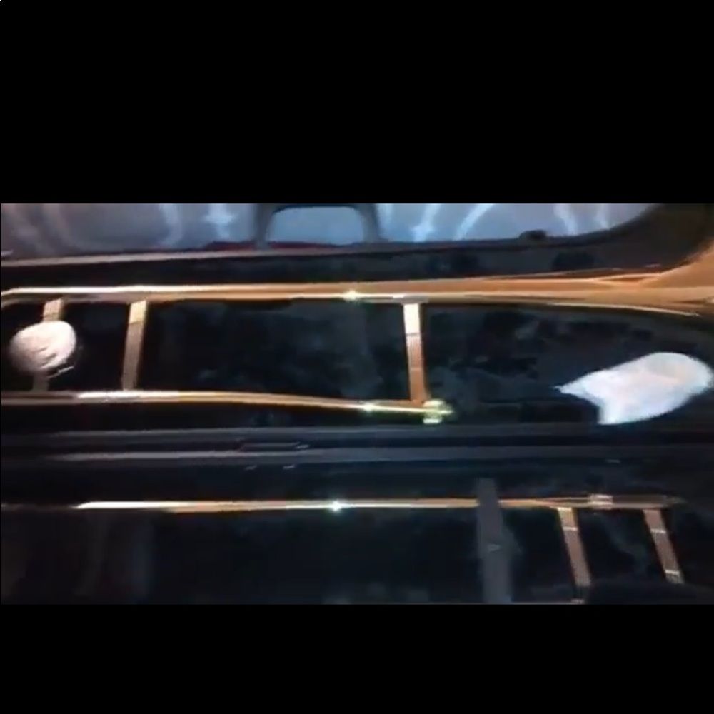 Trombone - Picture 2 of 5